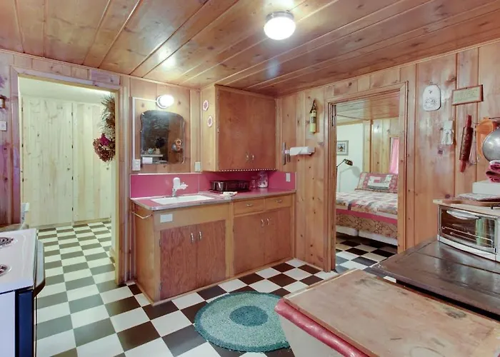 Beth'S Lakeside Cabin